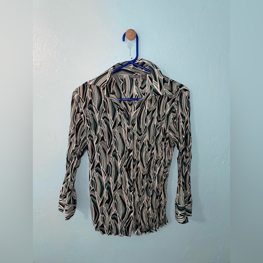 vintage pleated collard button up blouse